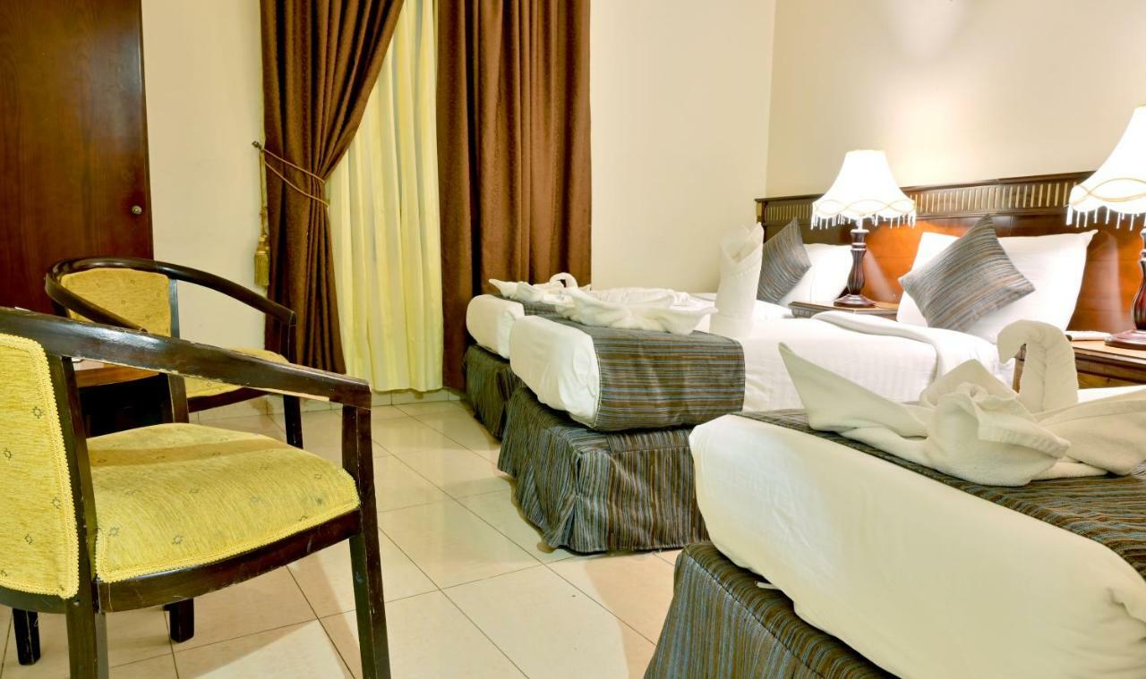 Hayah Taibah Hotel Medina Bagian luar foto
