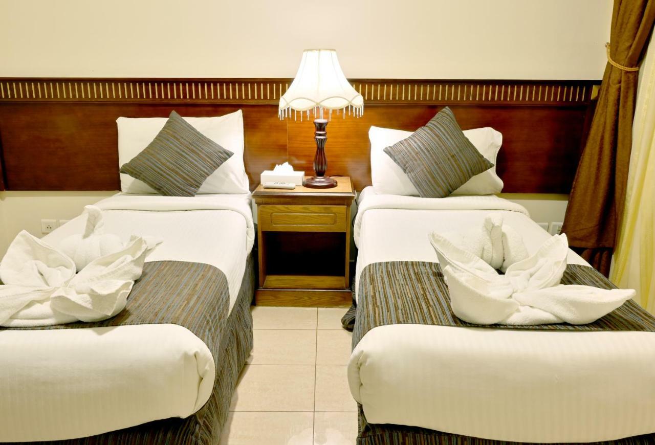 Hayah Taibah Hotel Medina Bagian luar foto