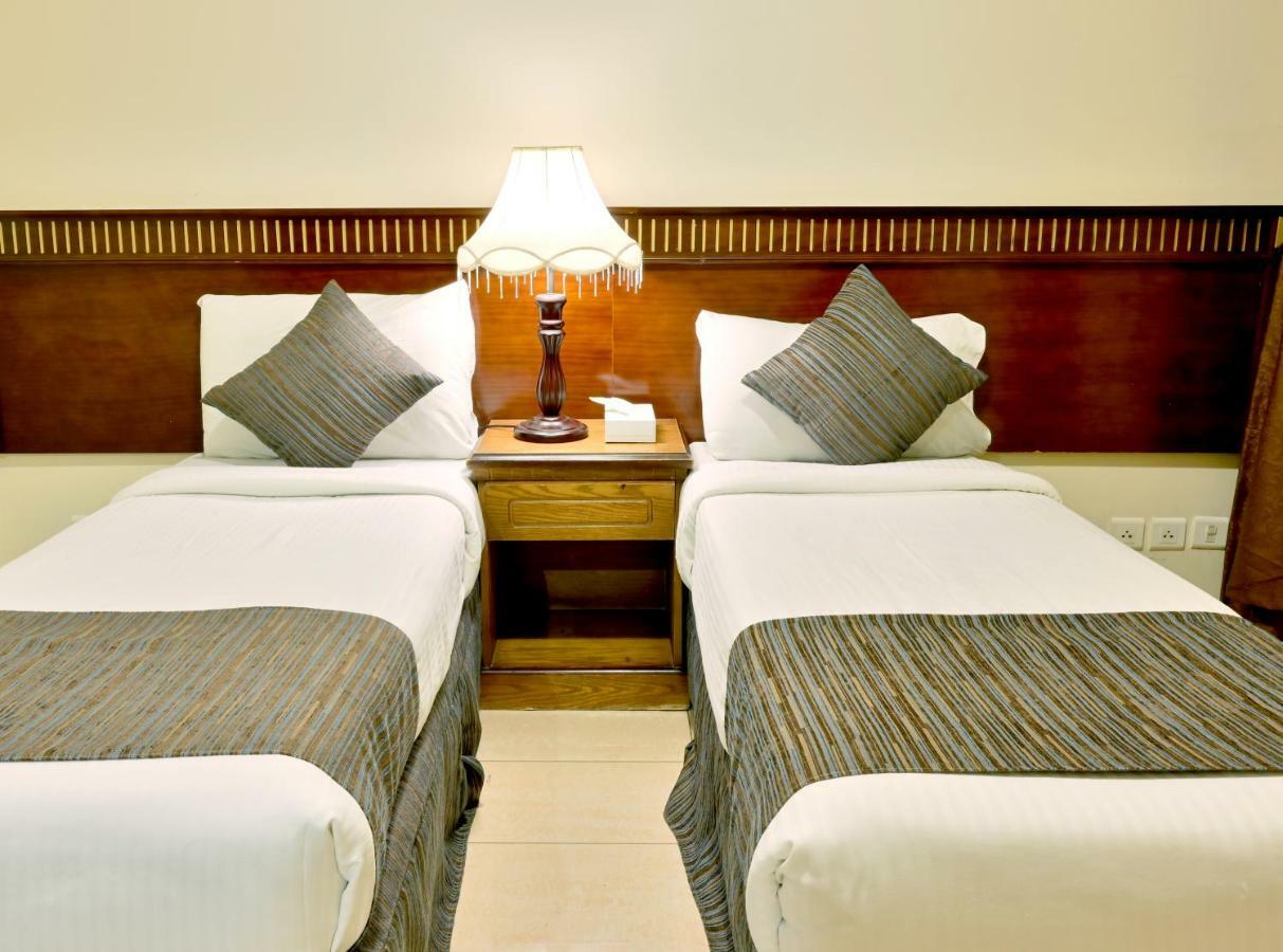 Hayah Taibah Hotel Medina Bagian luar foto